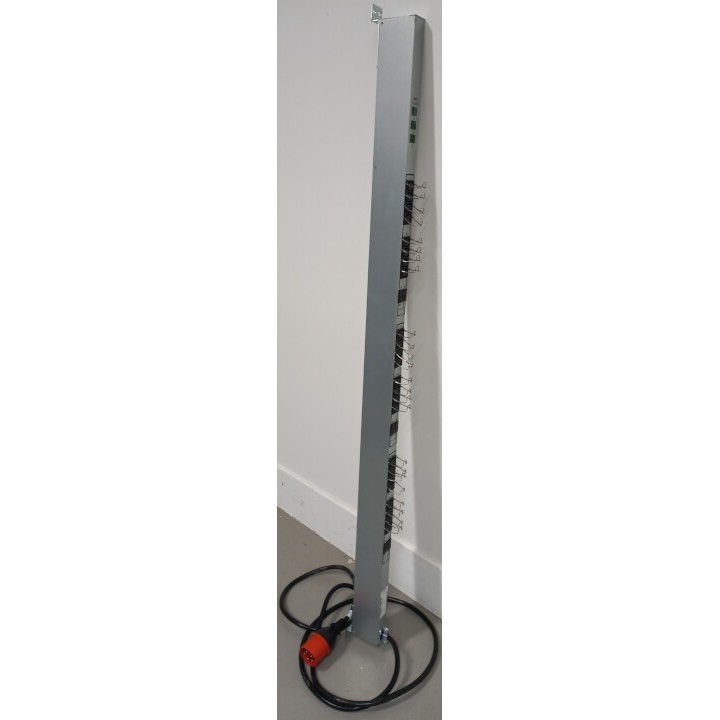 NetApp PDU 3-fas 32A 24 C13 uttag NA-PDU-003 150-00023+A1