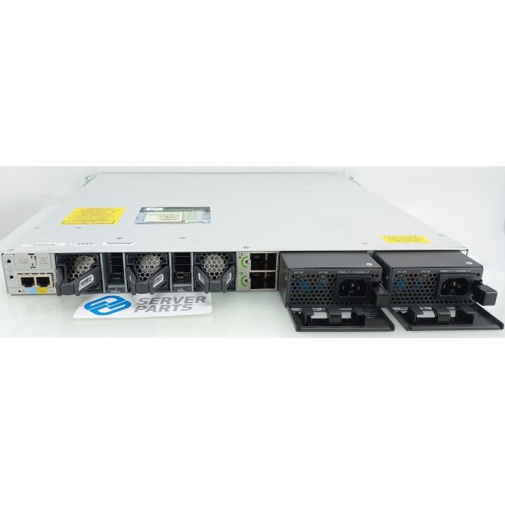 Cisco 48-portar GbE UPOE Switch 2x1100W WS-C9300-48U-E med C9300-NM-2Q 2x40G